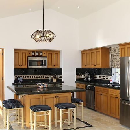 Oceanfront Penthouse, 2 Masters, 2 Baths, Kitchen! Apartment Cabo San Lucas Exterior photo