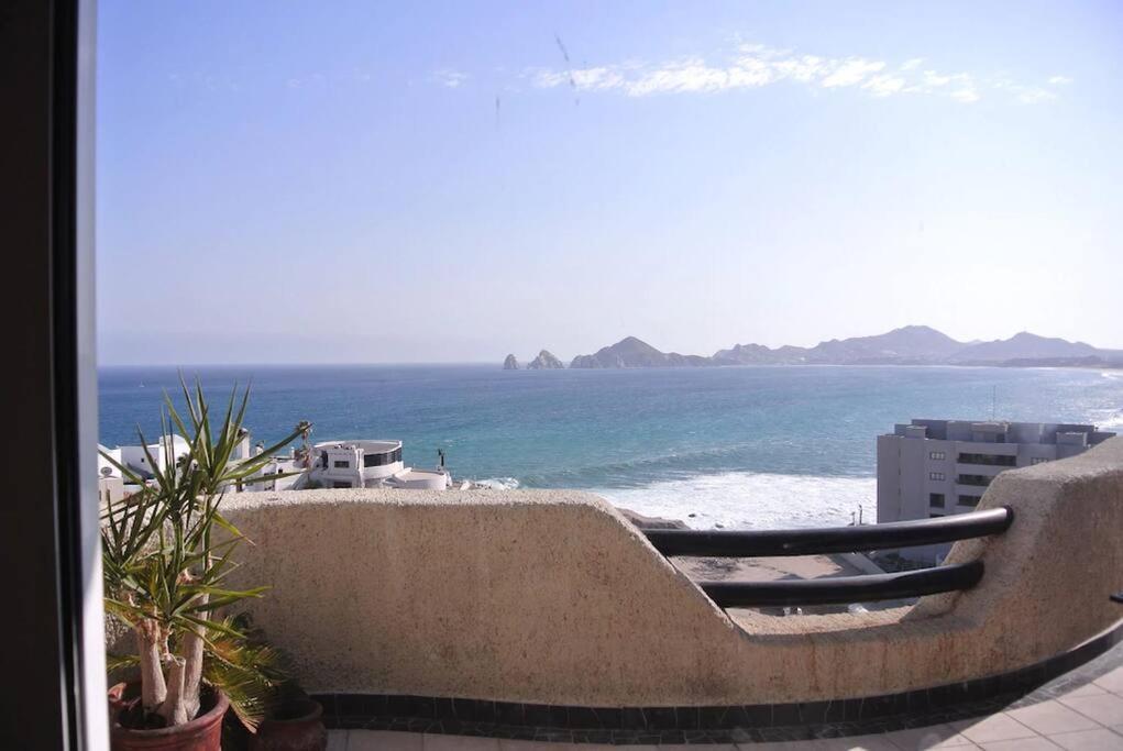 Oceanfront Penthouse, 2 Masters, 2 Baths, Kitchen! Apartment Cabo San Lucas Exterior photo