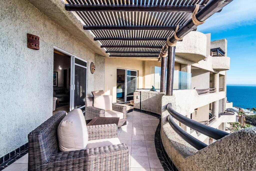 Oceanfront Penthouse, 2 Masters, 2 Baths, Kitchen! Apartment Cabo San Lucas Exterior photo