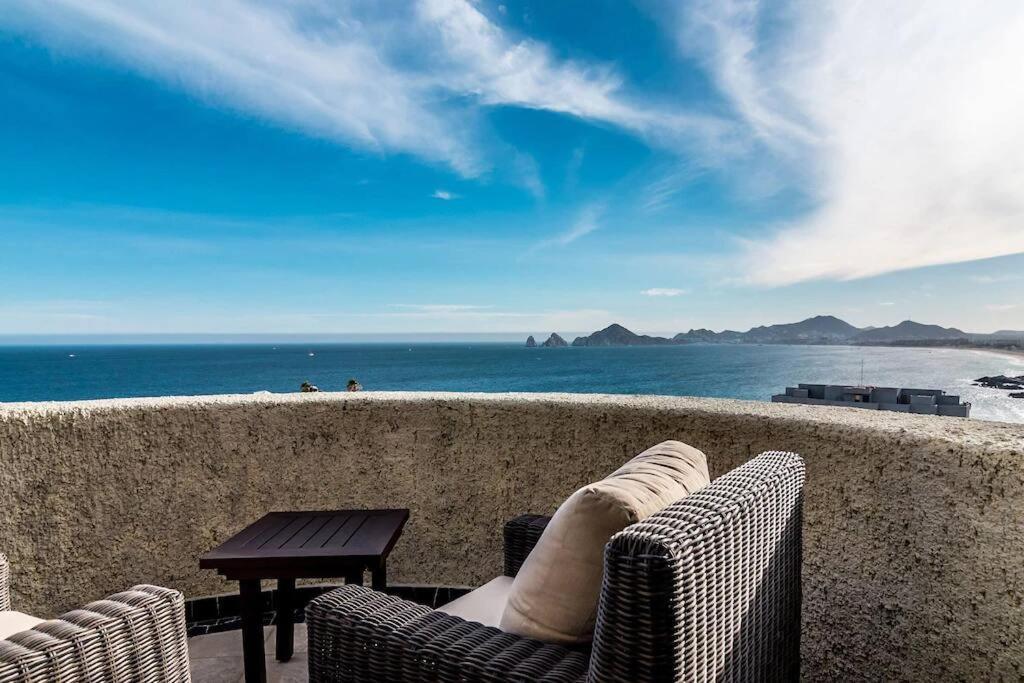 Oceanfront Penthouse, 2 Masters, 2 Baths, Kitchen! Apartment Cabo San Lucas Exterior photo