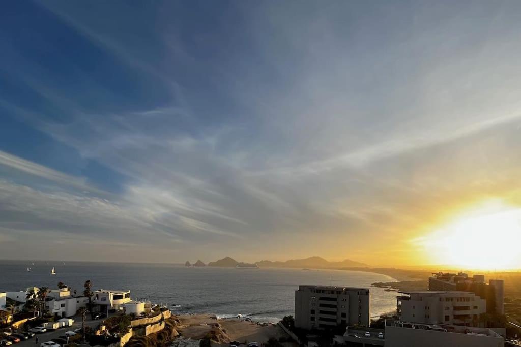 Oceanfront Penthouse, 2 Masters, 2 Baths, Kitchen! Apartment Cabo San Lucas Exterior photo