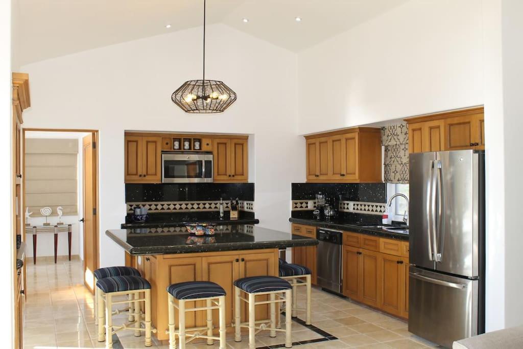 Oceanfront Penthouse, 2 Masters, 2 Baths, Kitchen! Apartment Cabo San Lucas Exterior photo