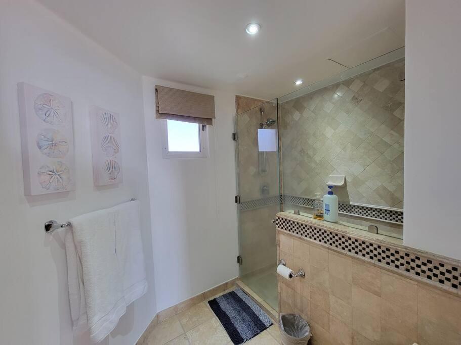 Oceanfront Penthouse, 2 Masters, 2 Baths, Kitchen! Apartment Cabo San Lucas Exterior photo